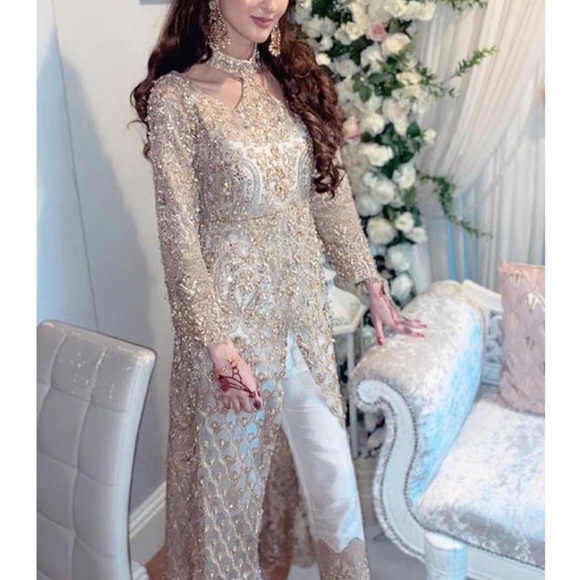 Kanwal Malik (Elegant Gold and White Embellished dress) small size - Picture 3 of 16